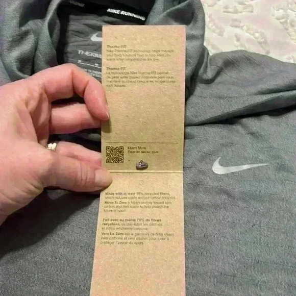 Nike Therma-FIT Swift Element Women's Turtleneck Running Top. Size Medium - Picture 8 of 12